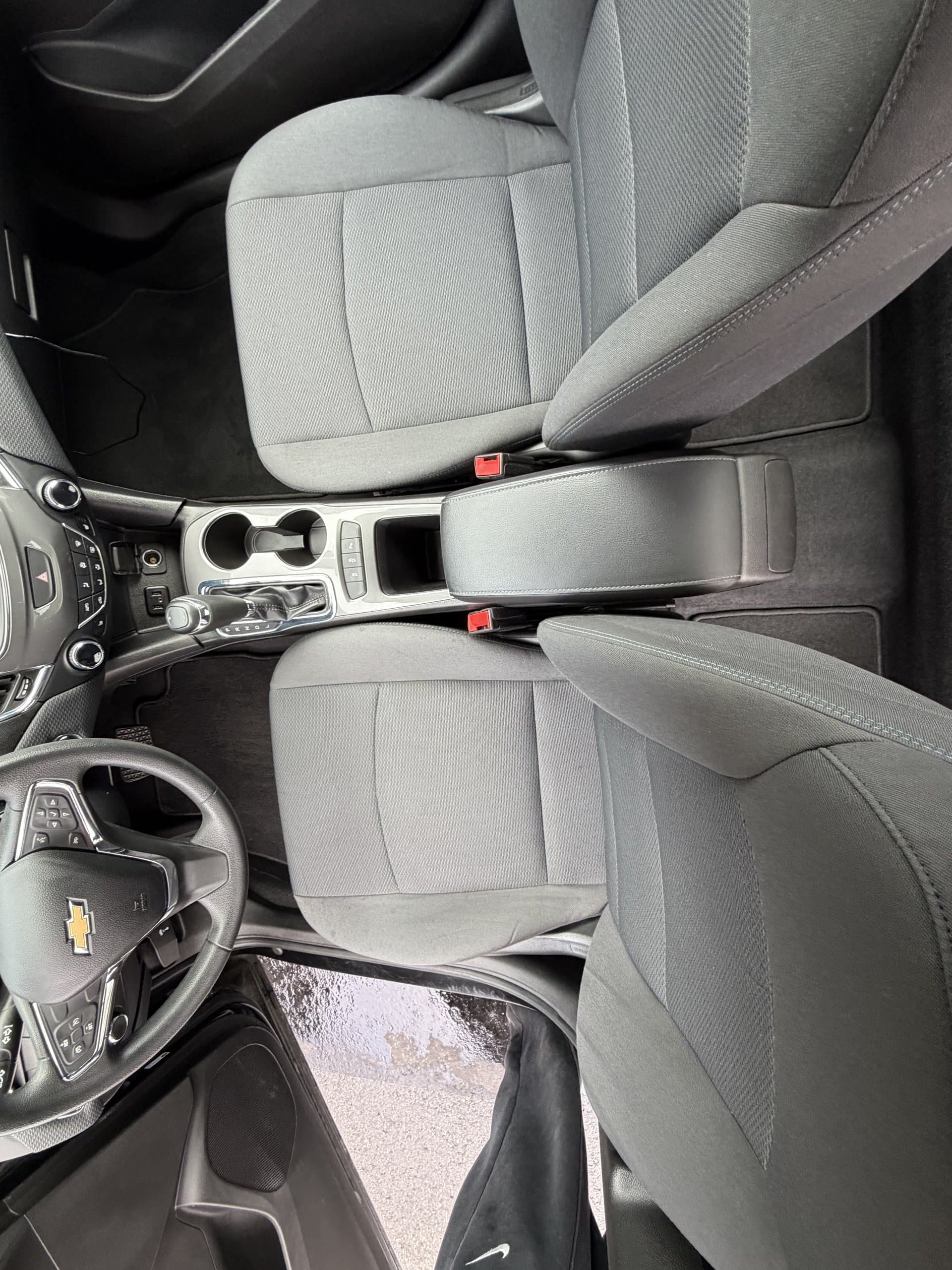 Chevrolet Cruze clean front seats cloth